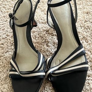 Ann Taylor Strappy Sandals, Navy/Cream, size 7.5